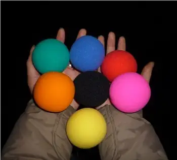 20 штук супер губчатых шариков (доступно 6 см, многоцветных), фокусы, имитирующие иллюзию сцены Magica, классические игрушки